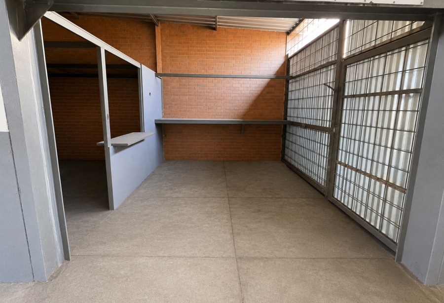 To Let Commercial Property for Rent in Lower Bo-dorp North West